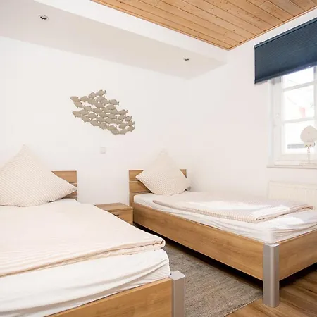 Seemannsgarn - Tolle Erdgeschosswohnung Mit Kaminofen Fuer Bis Zu 4 Personen - Haustiere Herzlich Willkommen * Greetsiel